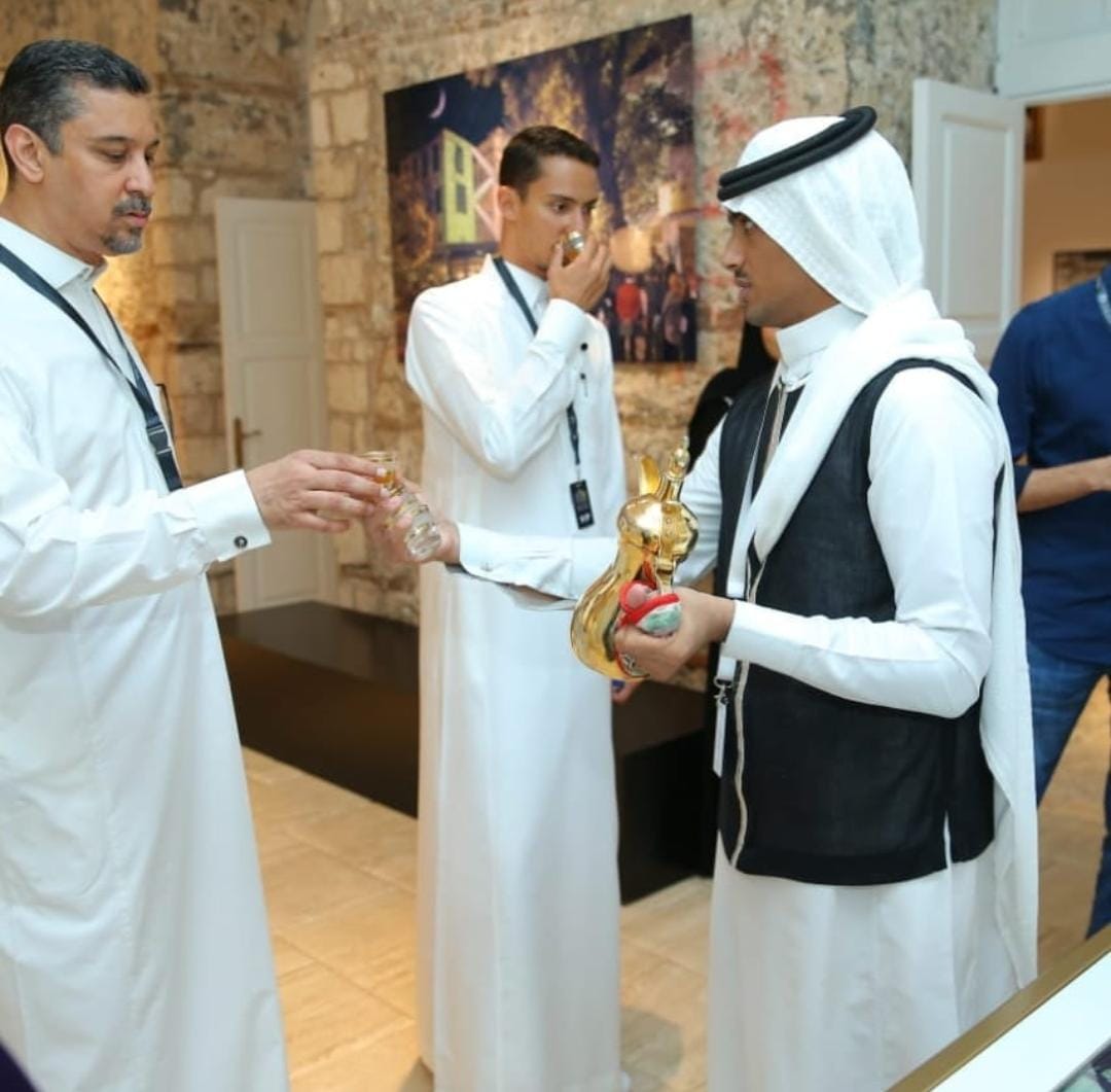 قهوجي عزاء محترف في الرياض: خدمة ضيافة راقية تليق بمقام الفقيد وضيوف العزاء